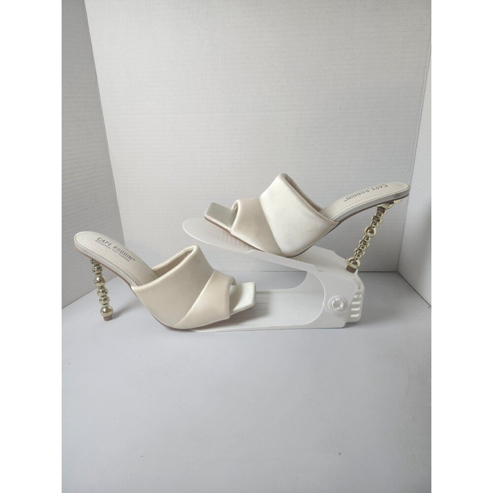 New Cute Cape Robbin White Mule Heels